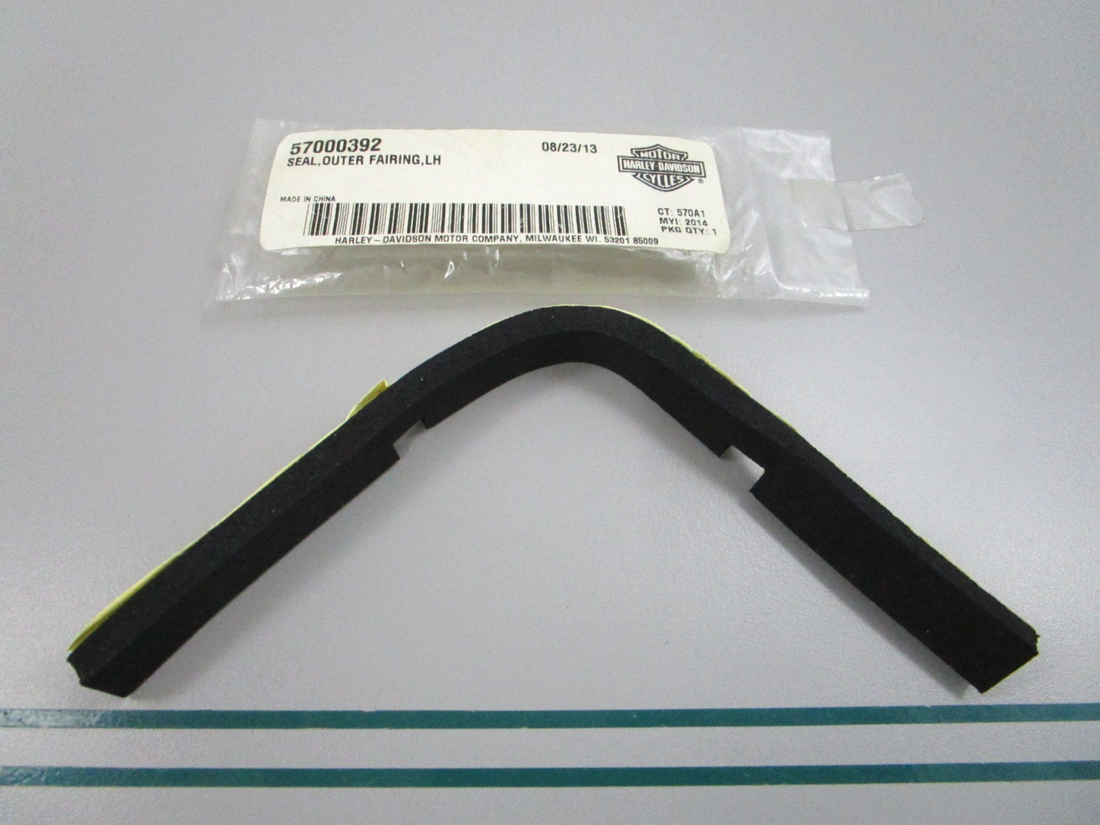 NEW OEM 57000392 Harley Davidson LH Outer Fairing Seal 0810