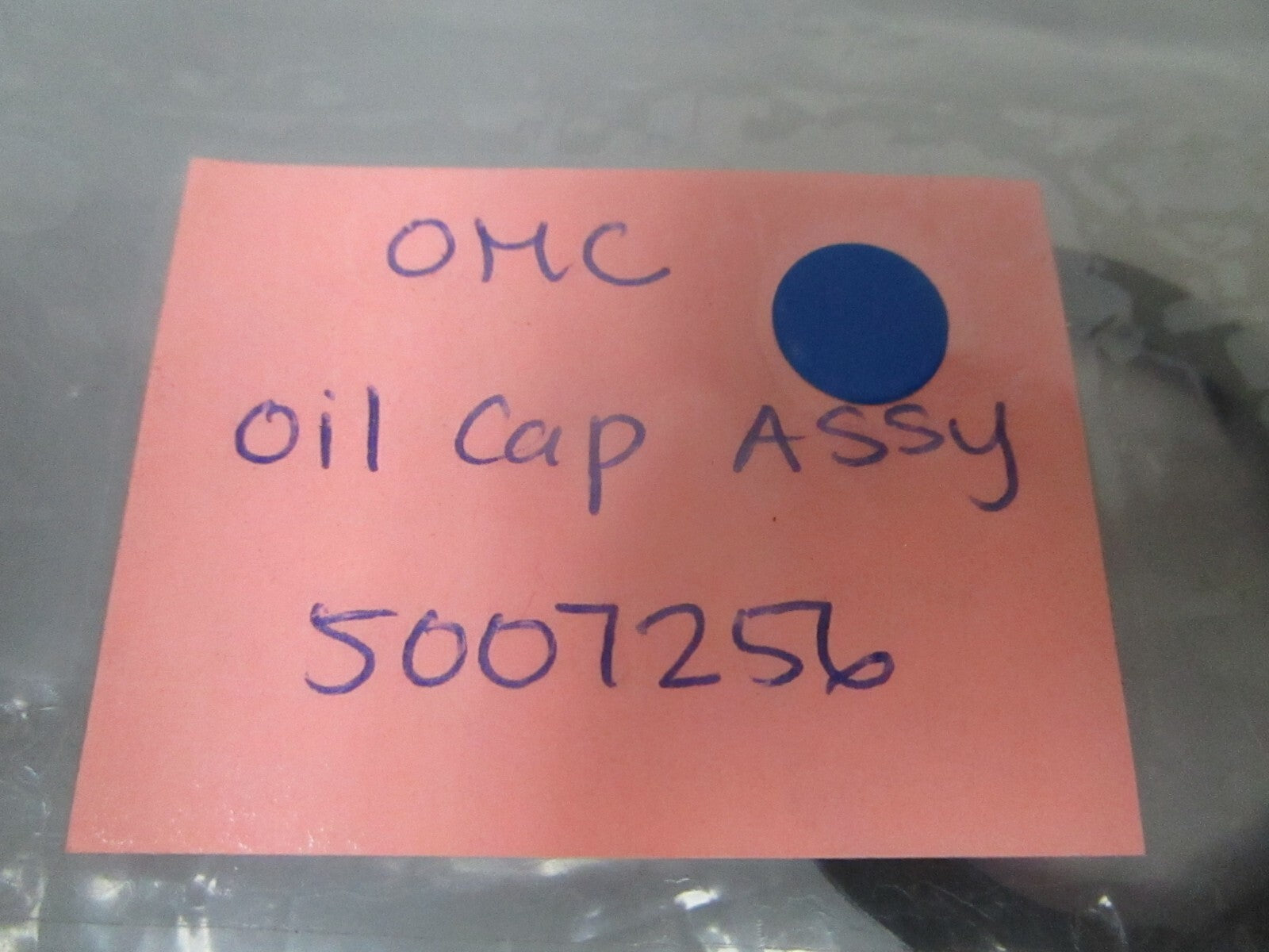 *NEW OEM* 0810 OMC Johnson Evinrude Oil Cap Assembly 5007256