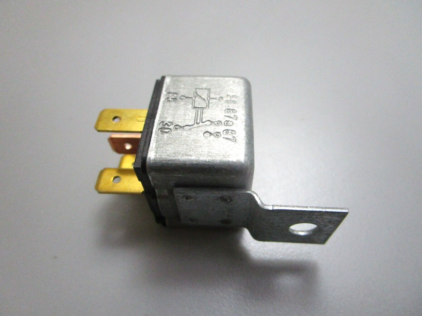 *NEW OEM* 0750 Volvo Penta RELAY 876040