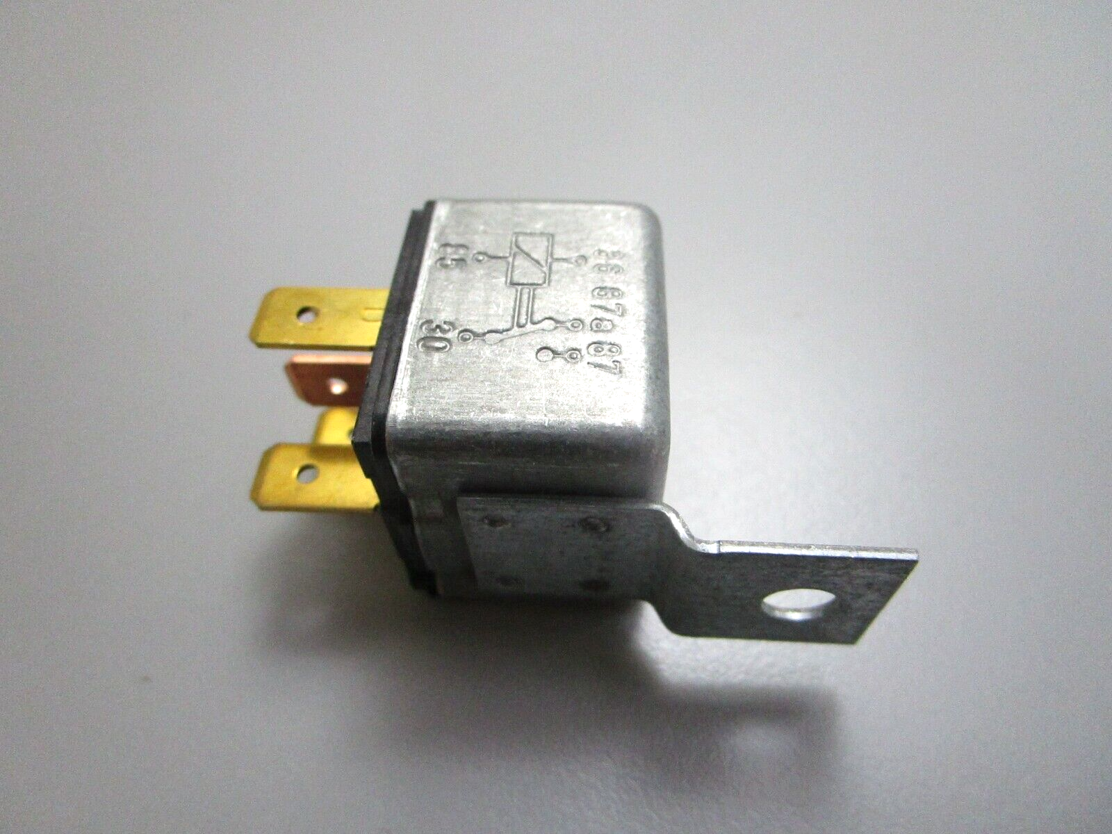 *NEW OEM* 0750 Volvo Penta RELAY 876040