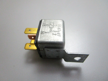 *NEW OEM* 0750 Volvo Penta RELAY 876040
