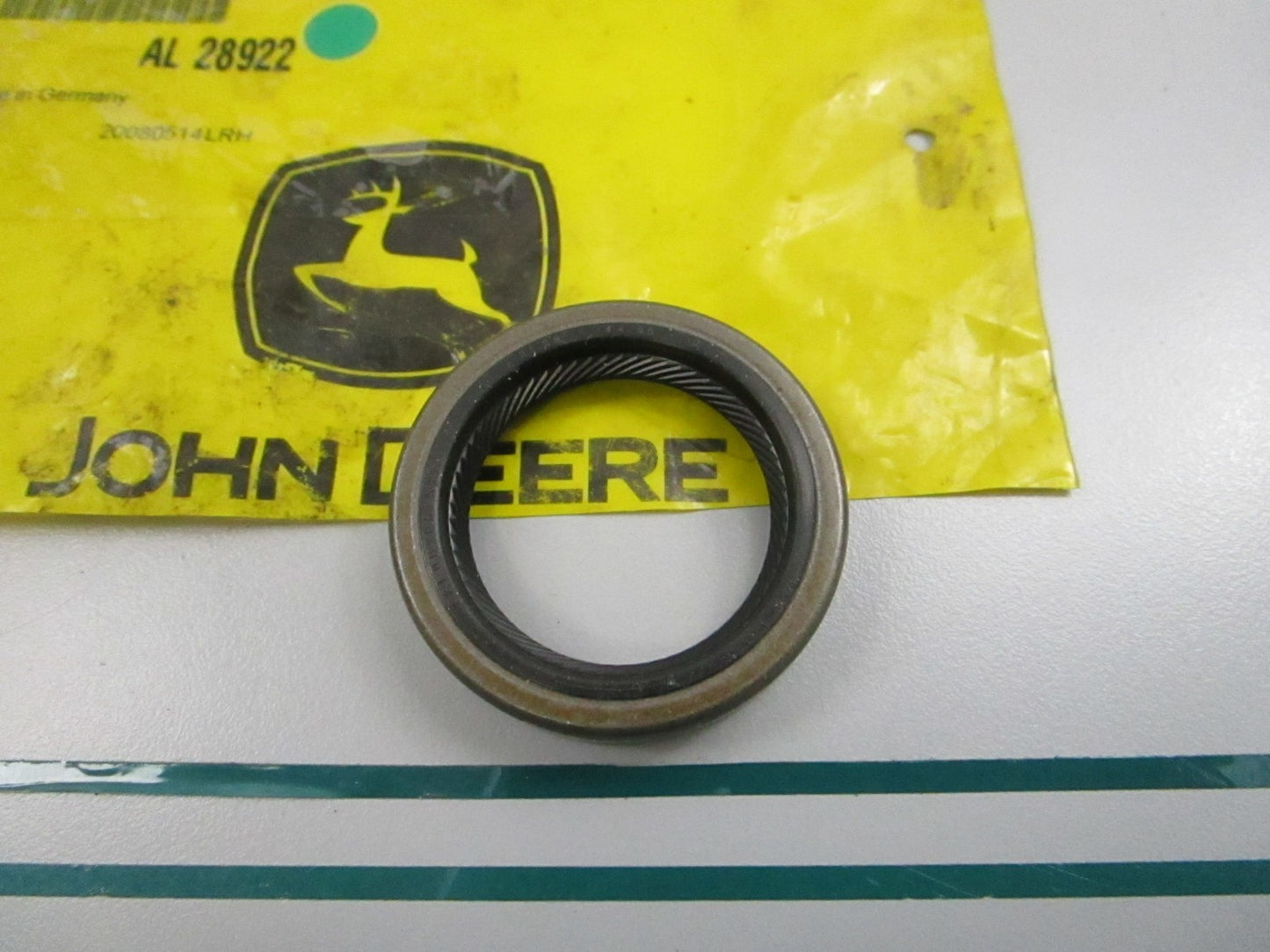 John Deere NEW OEM Oil Pump Drive Shaft Seal AL28922 1040 1140 2040 NOS 0810