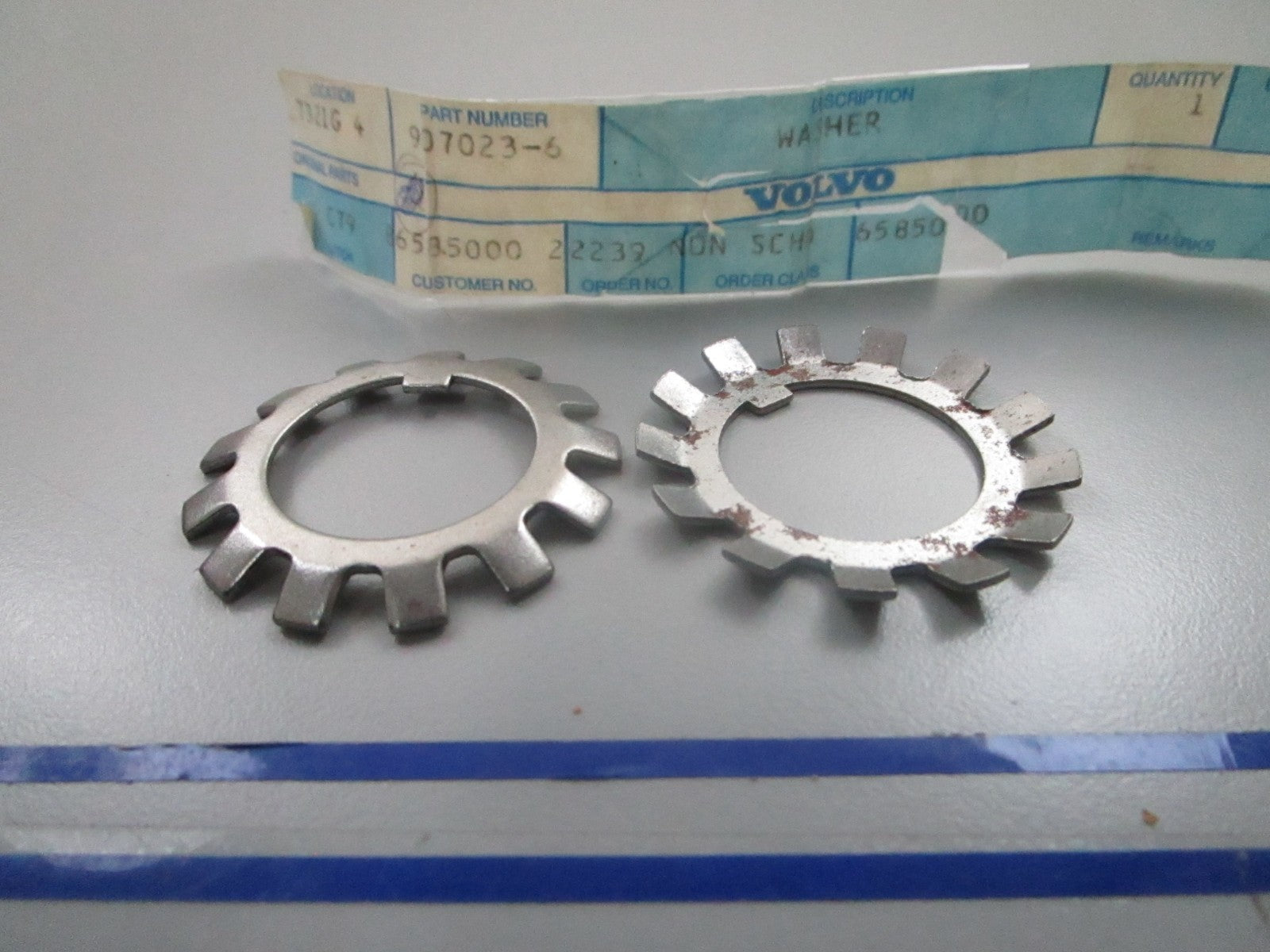 *NEW OEM* (LOT OF 2) 0810 Volvo Penta Lock Washer 907023