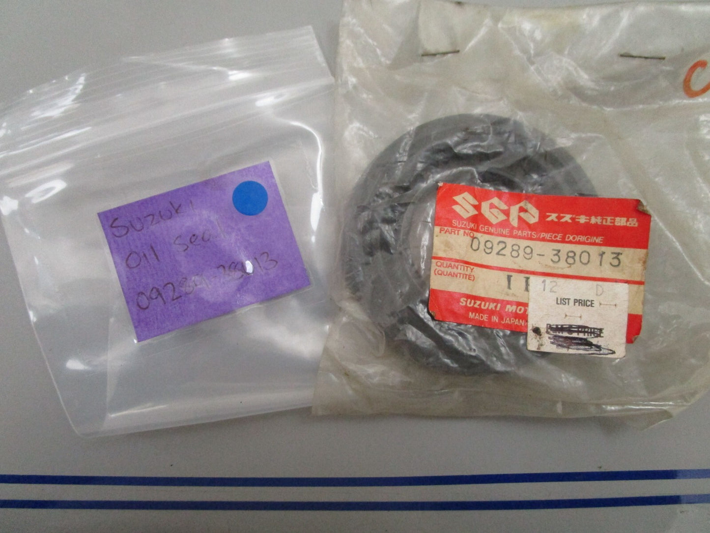 *NEW OEM* 0770 Suzuki Oil Seal 09289-38013