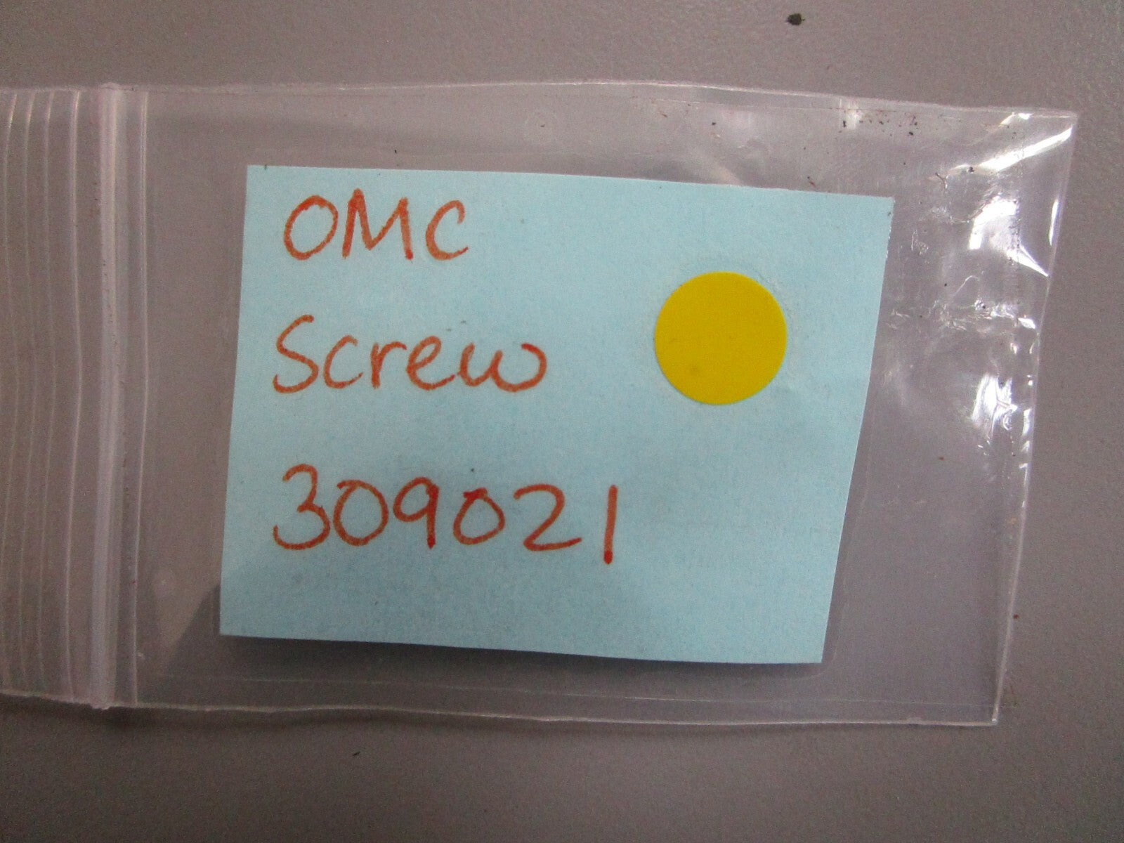 *NEW OEM* (LOT OF 2) 0810 OMC Johnson Evinrude Screw 309021 0309021