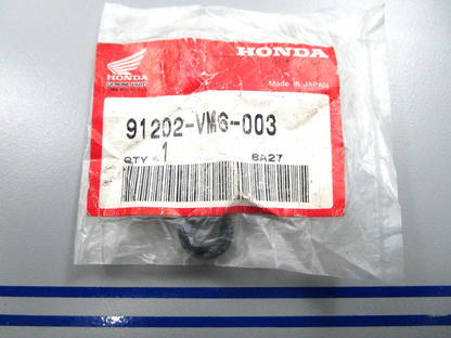 *NEW OEM* 0810 Honda Seal 91202-VM6-003