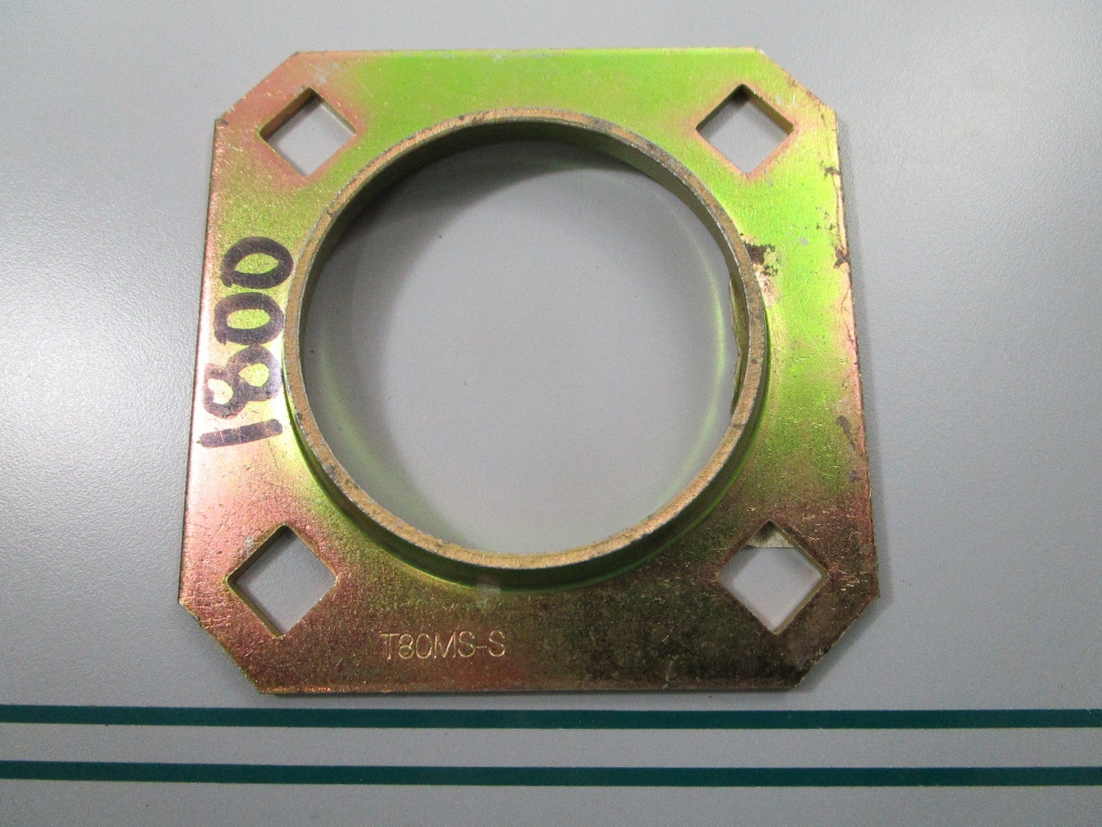 NEW OEM E62484 John Deere Flanged Bearing Housing 0810