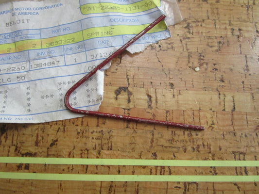 *NEW OEM* 0810 OMC Johnson Evinrude Spring 3853322