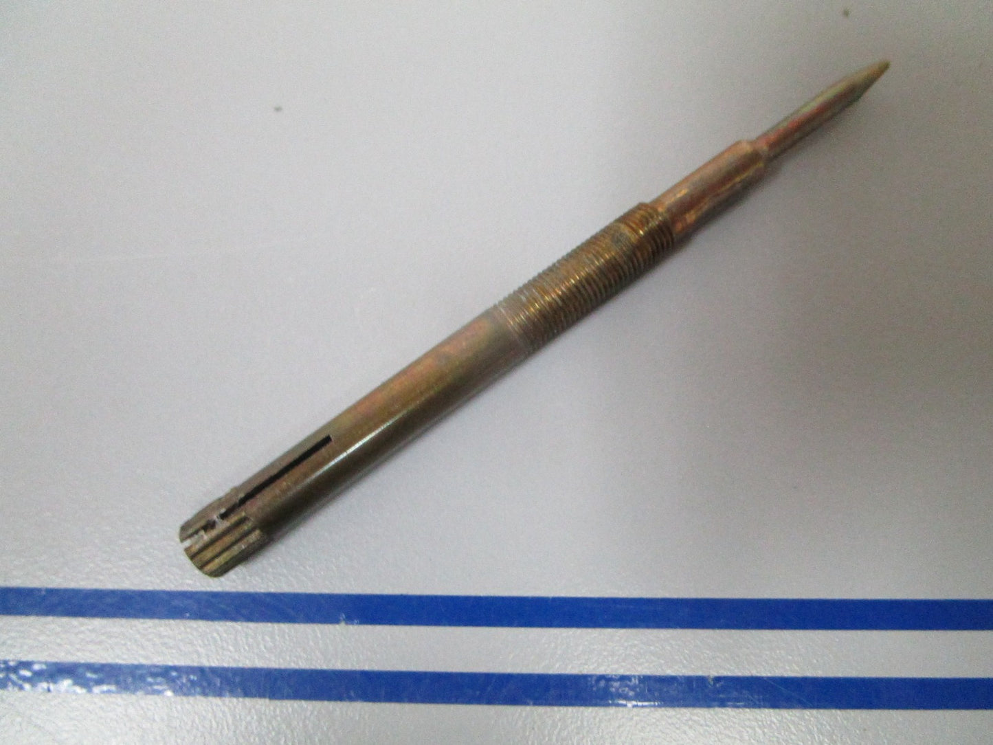 NEW OEM 204426 0204426 OMC Johnson Evinrude Needle Valve 0810