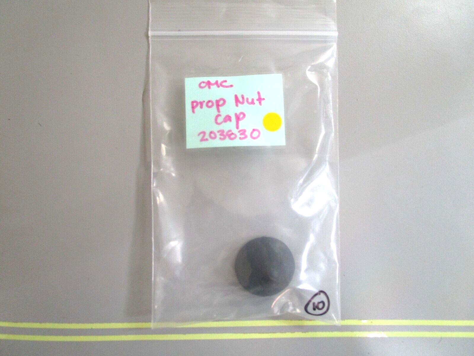 *NEW OEM* 0750 OMC Johnson Evinrude PROP NUT CAP 203830 0203830