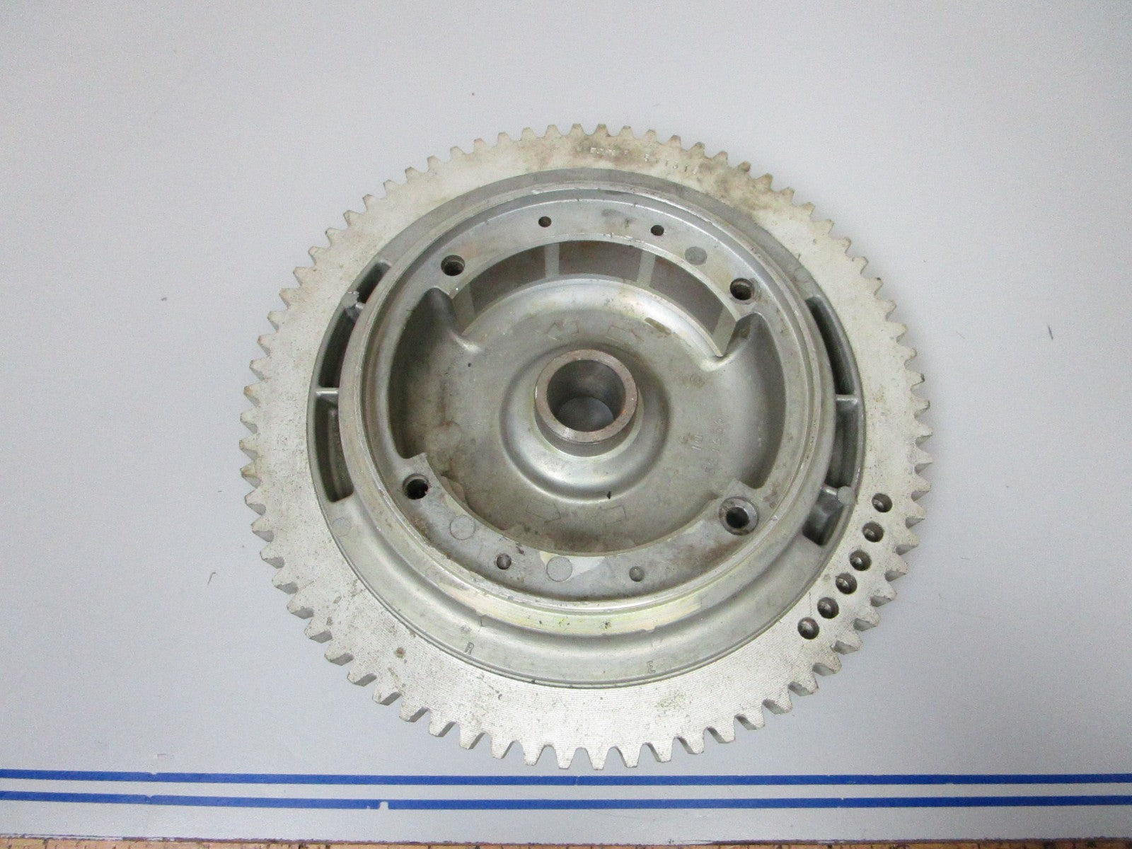 *NEW OEM* 0720 OMC Johnson Evinrude 1976 35hp Flywheel 582013 581353