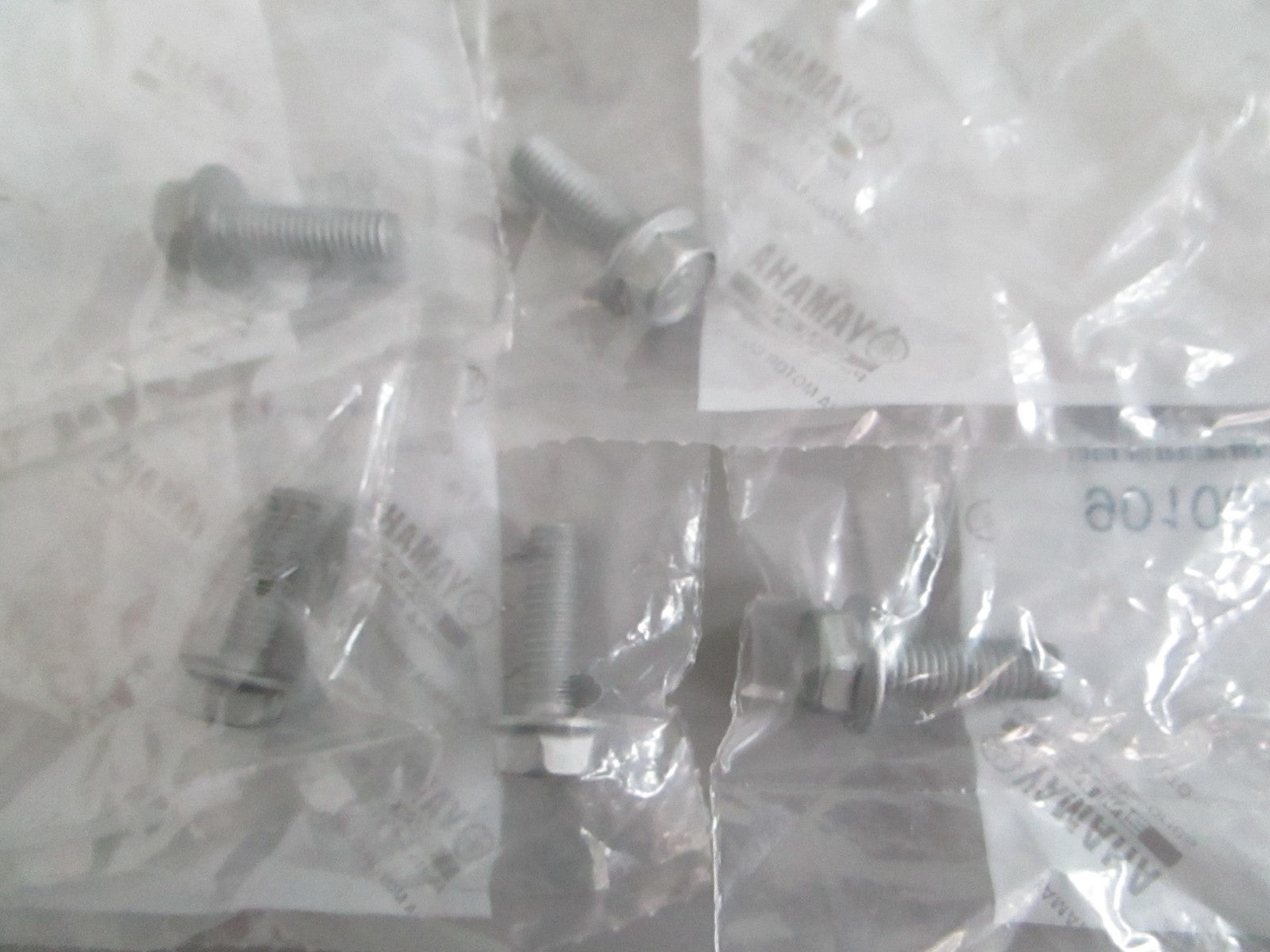 NEW OEM (LOT OF 5) 90105-06155-00 Yamaha Flange Bolt 0820