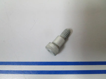 *NEW OEM* 0810 Mercury Quicksilver Screw 10-F2424