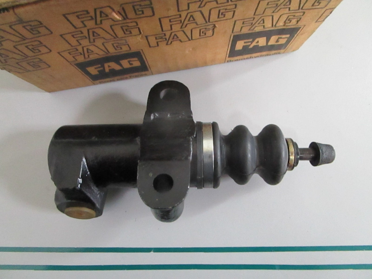 NEW OEM 0002954207 Mercedes-Benz Slave Cylinder 0820