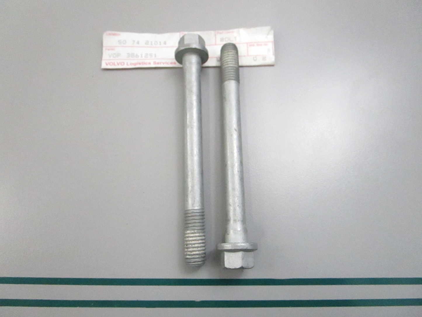 NEW OEM (LOT OF 2) 3861251 Volvo Penta Bolt 0810
