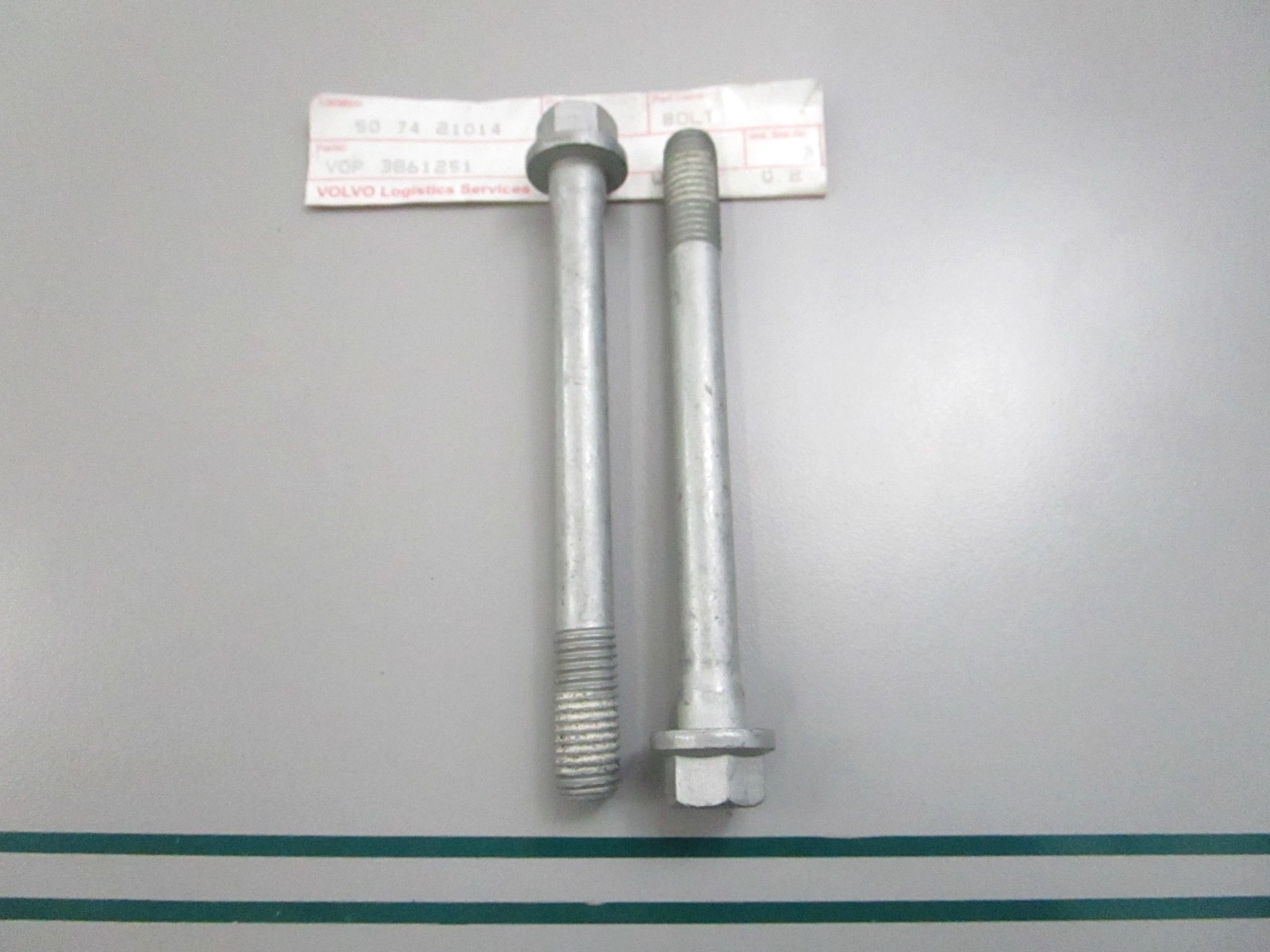 NEW OEM (LOT OF 2) 3861251 Volvo Penta Bolt 0810