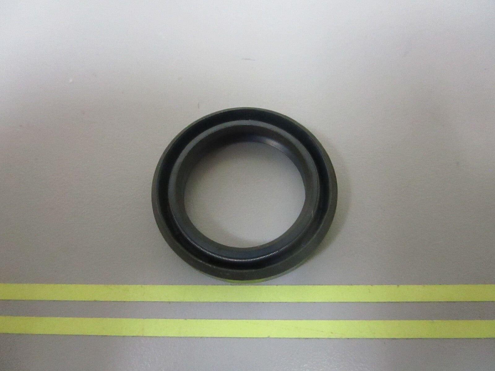 *NEW OEM* 0810 Volvo Penta Camshaft Seal 864299