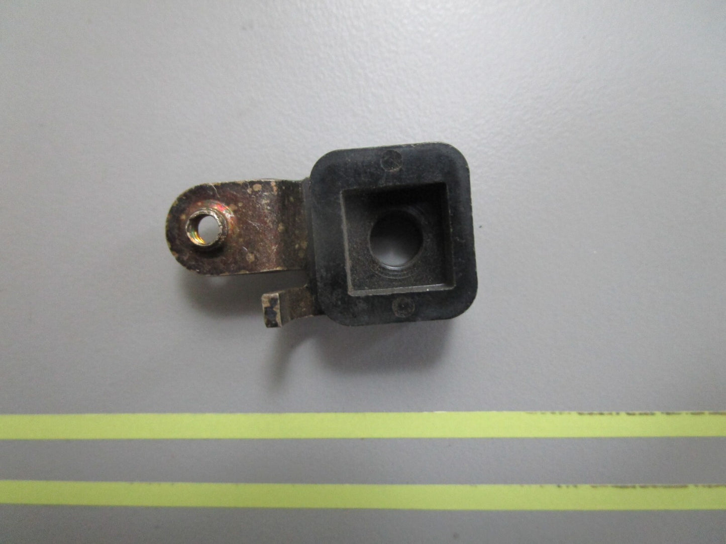 *NEW OEM* 0810 OMC Johnson Evinrude Contact Insulator 382495 0382495