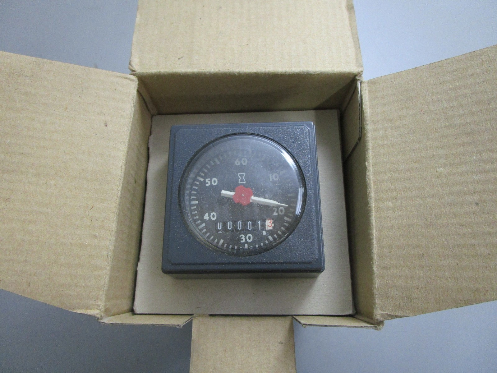 *NEW OEM* 0820 VDO 12/24V Hourmeter 339-201