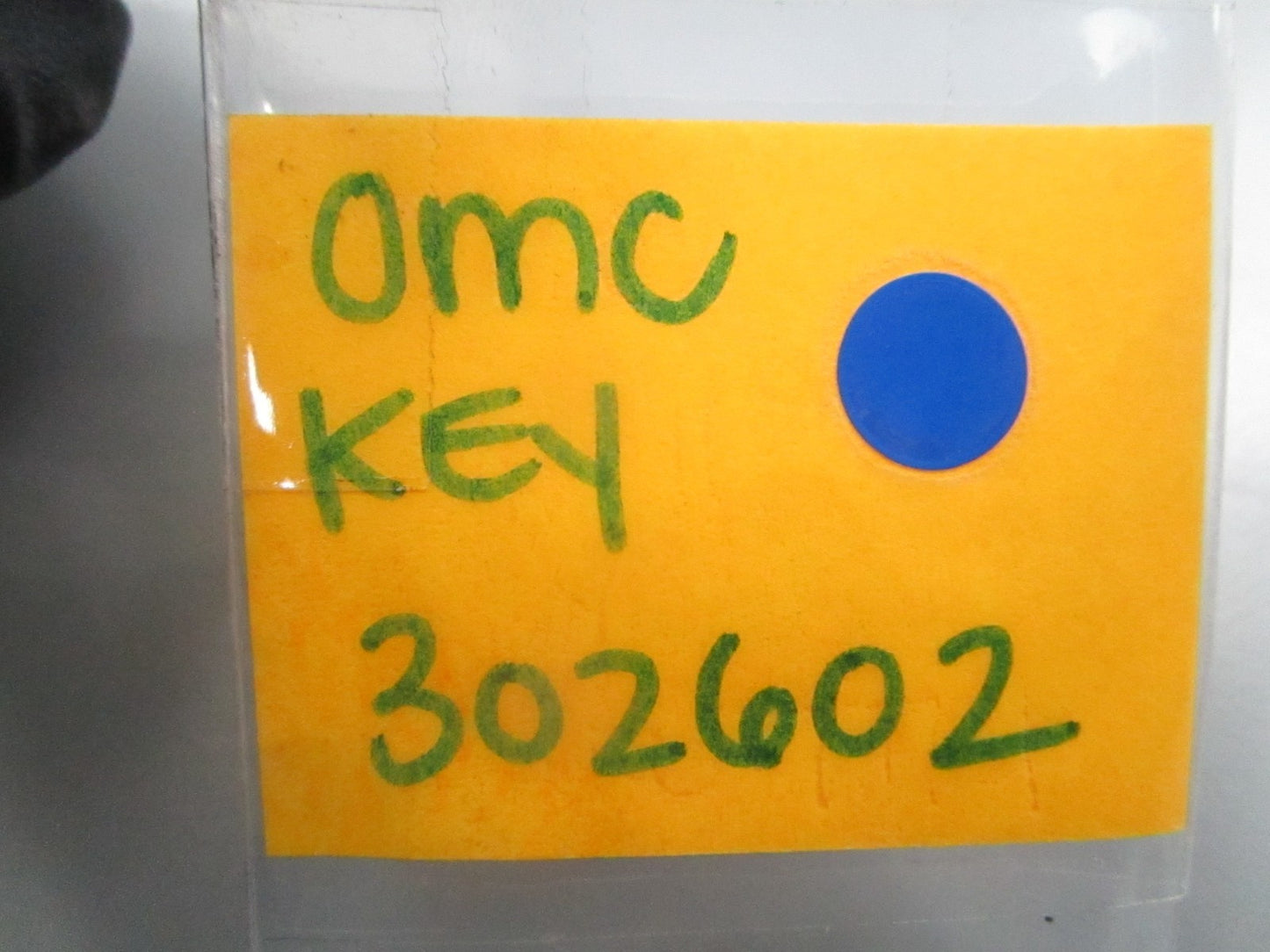 *NEW OEM* 0810 OMC Johnson Evinrude Key 302602 0302602