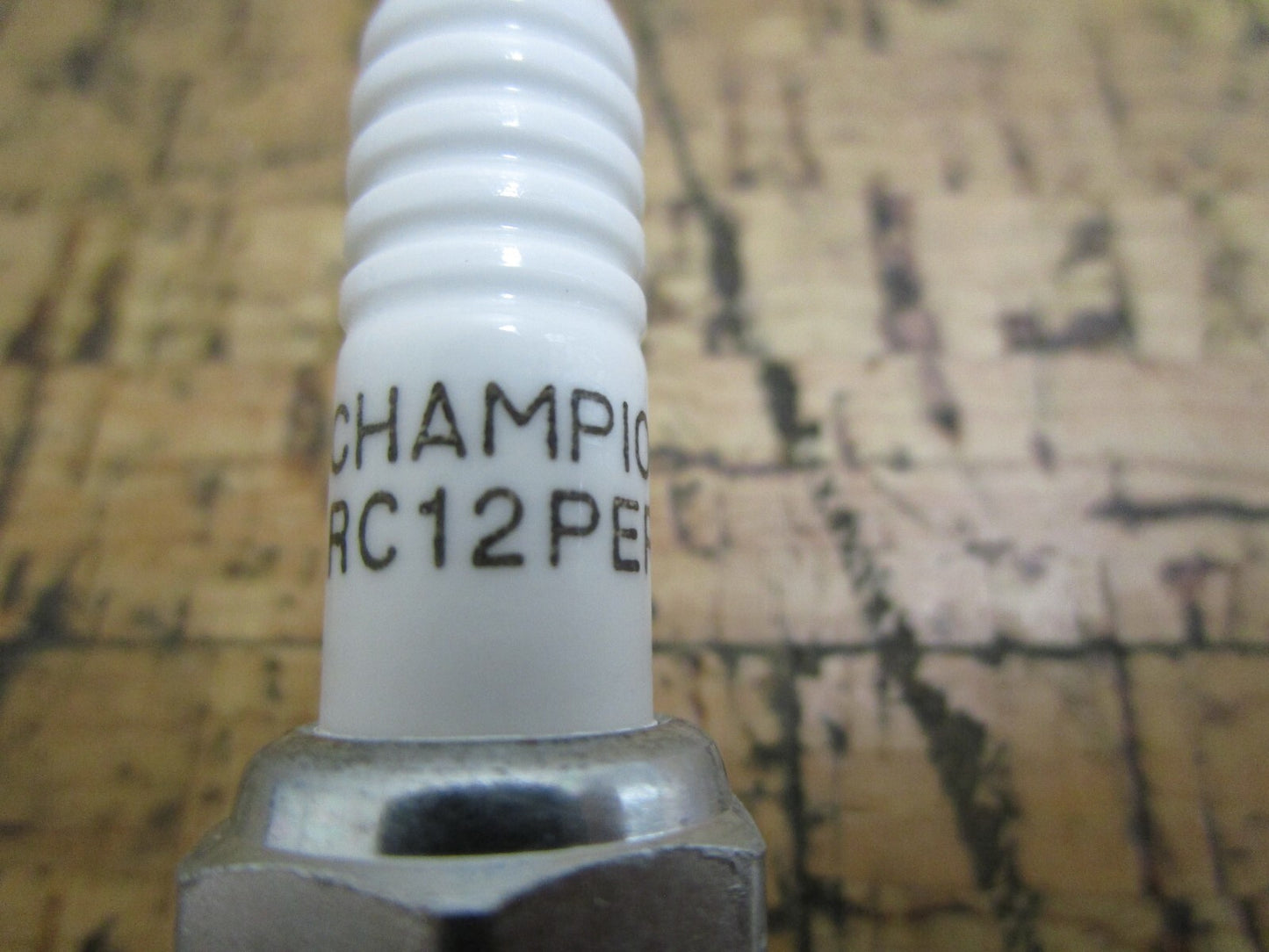 *NEW* (LOT OF 4) 0810 Champion Spark Plug 974 RC12PEPB