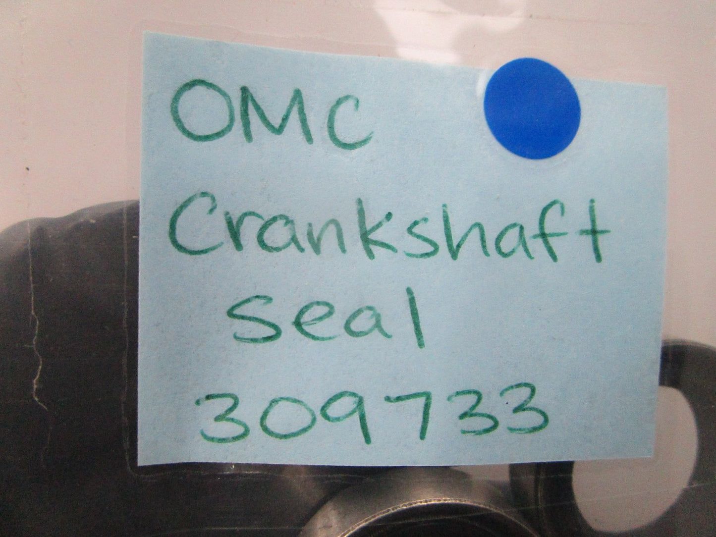 NEW OEM 309733 0309733 OMC Johnson Evinrude Crankshaft Seal 0810