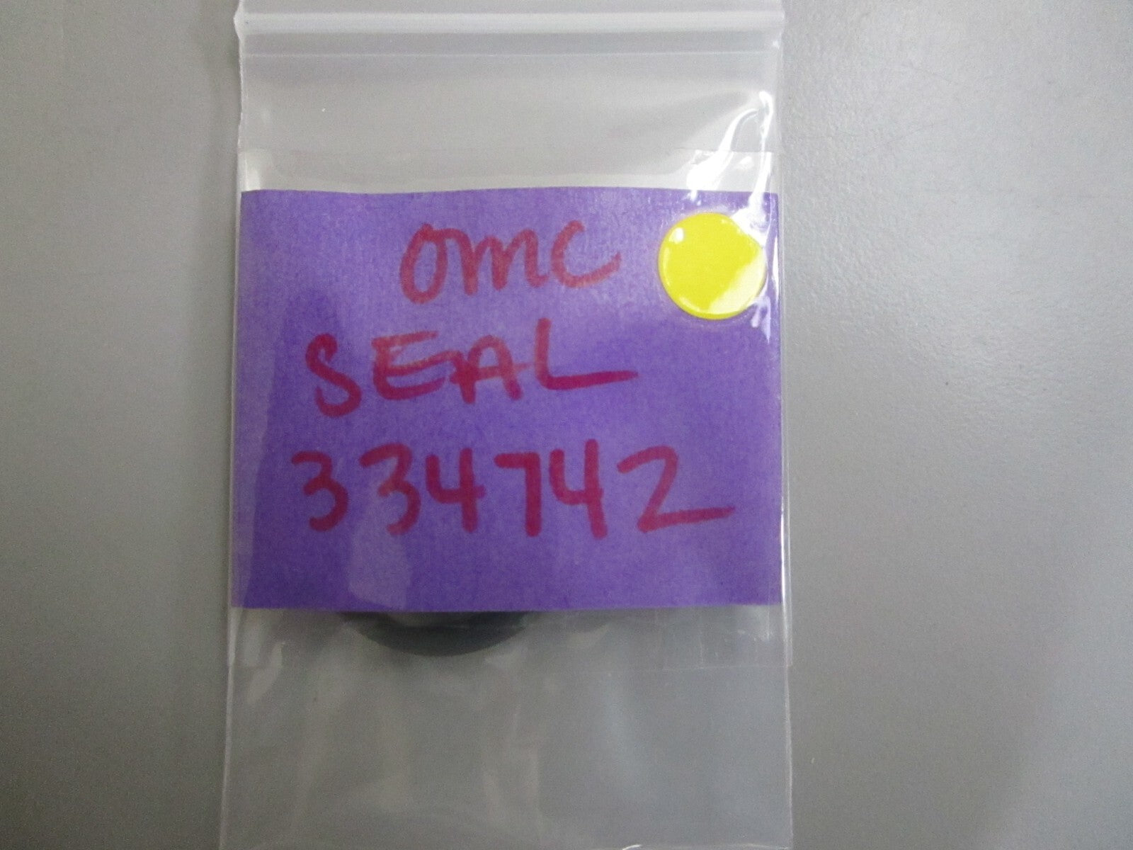 *NEW OEM* 0750 OMC Johnson Evinrude SEAL 334742 0334742