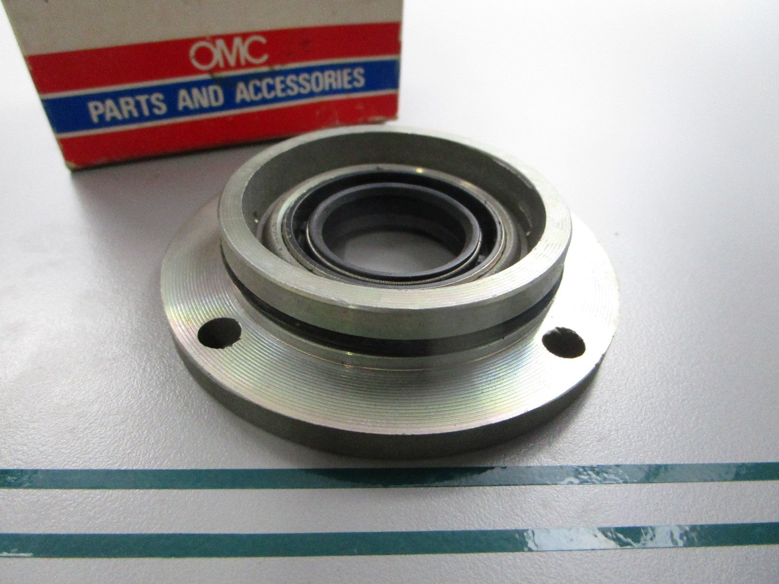 NEW OEM 395820 0395820 OMC Johnson Evinrude Crankcase Head 0810