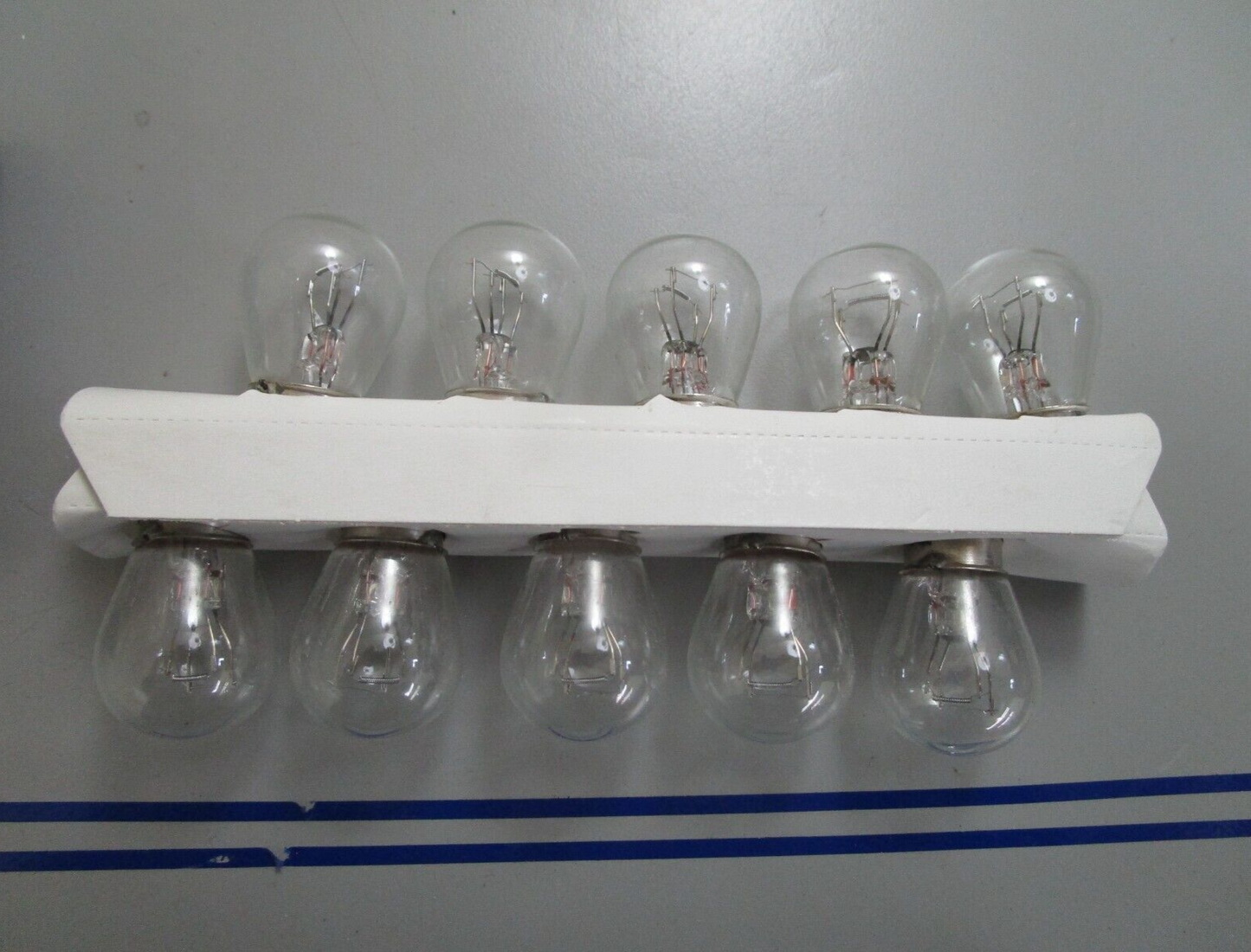 *NEW* (LOT OF 10) 0810 Eiko Miniature Lamps 1157