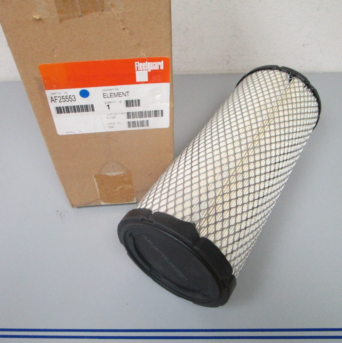 NEW OEM AF25553 Fleetguard Filter Element 0720