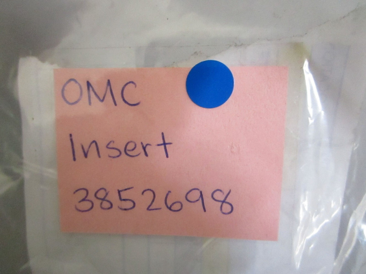 *NEW OEM* 0770 OMC Johnson Evinrude Insert 3852698 03852698