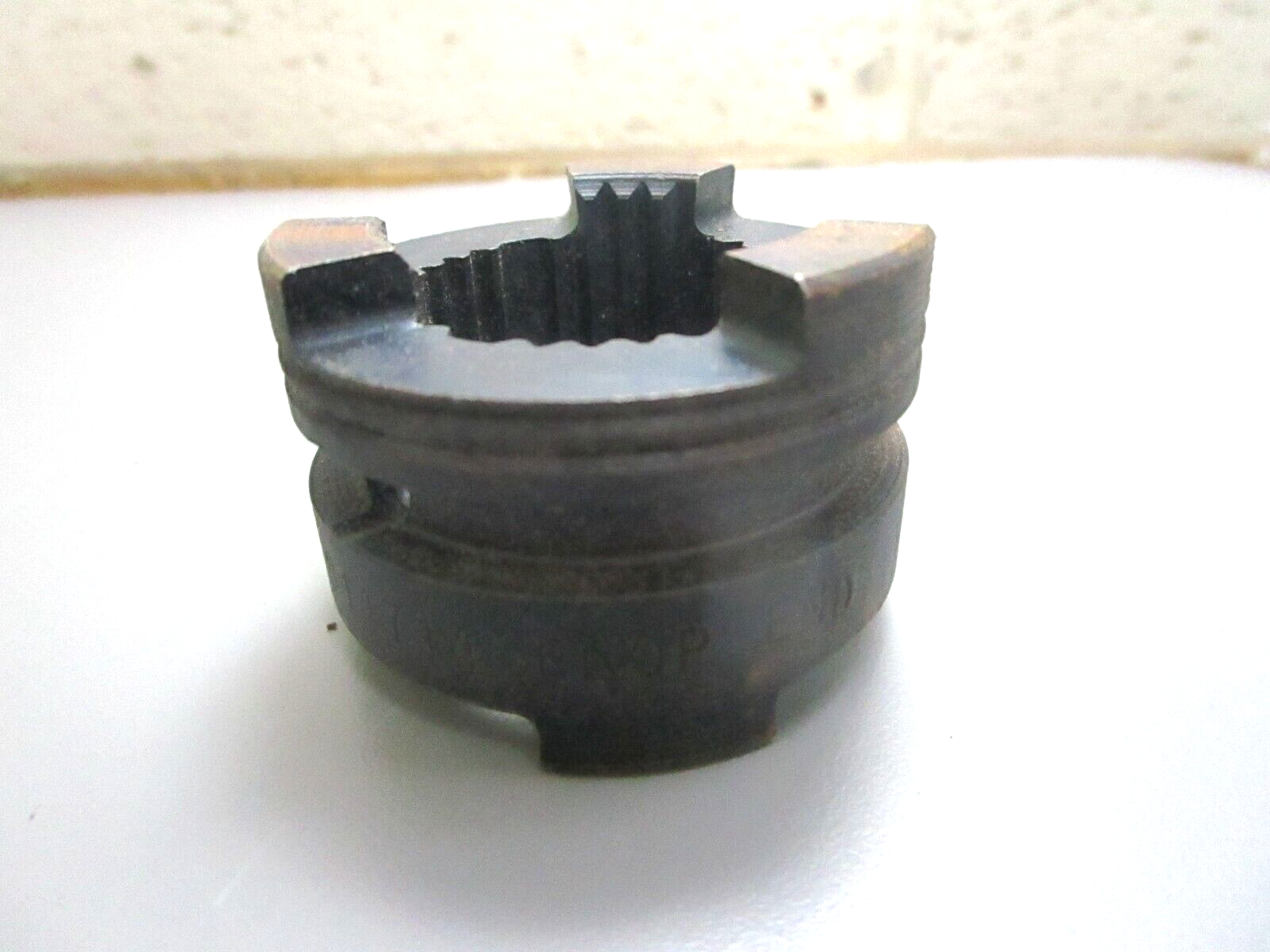 *NEW OEM* 0750 OMC Johnson Evinrude CLUTCH DOG 914714 0914714