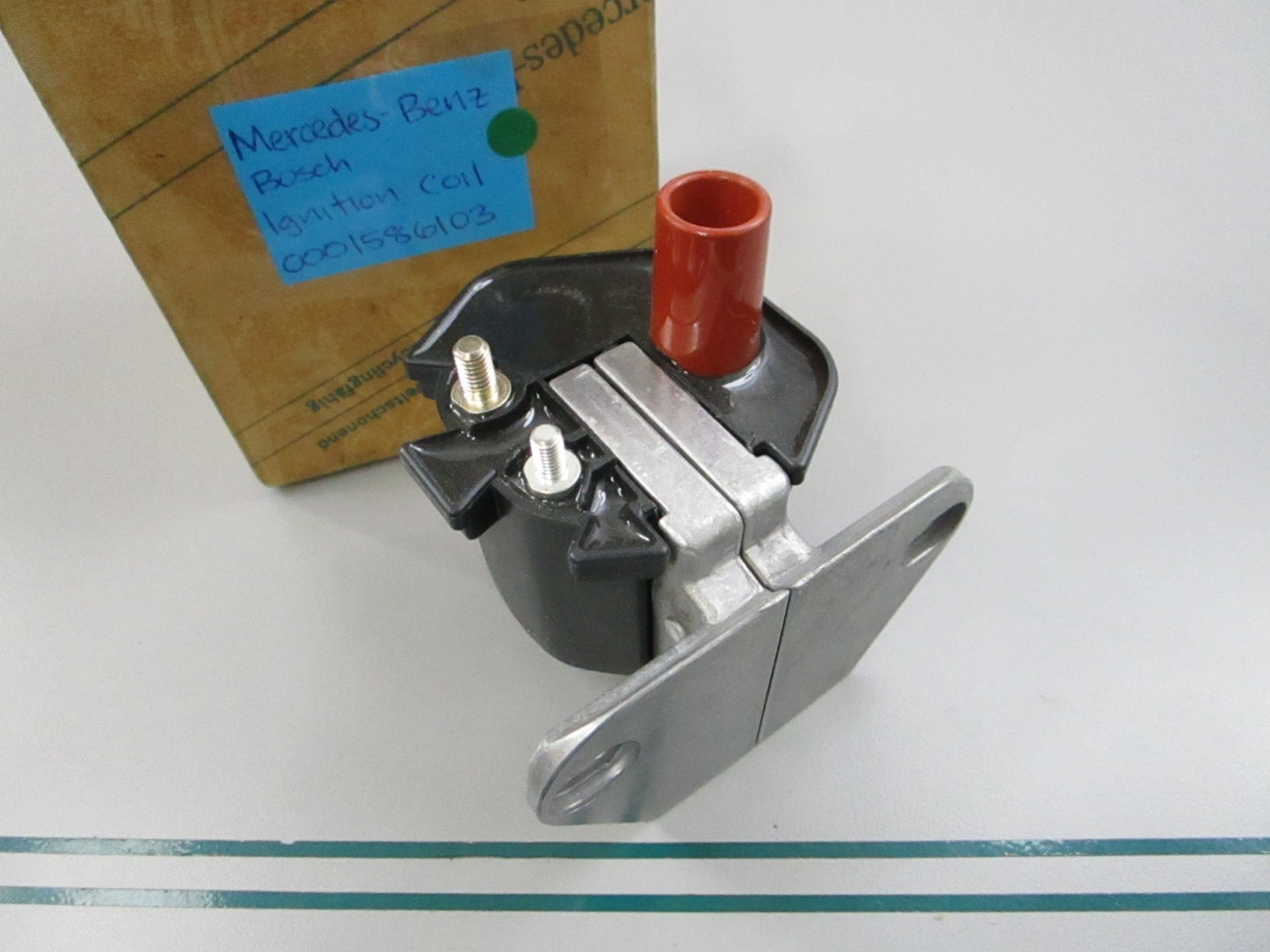 NEW OEM 0001586103 Mercedes-Benz Bosch Ignition Coil 0810