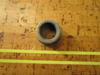 *NEW OEM* 0810 OMC Johnson Evinrude Rubber Bushing Grommet 122406 0122406