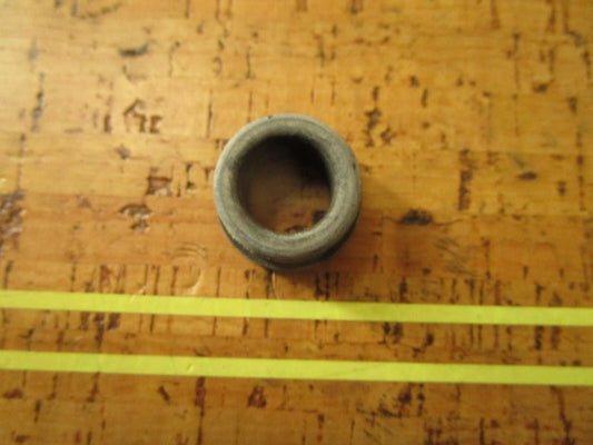*NEW OEM* 0810 OMC Johnson Evinrude Rubber Bushing Grommet 122406 0122406