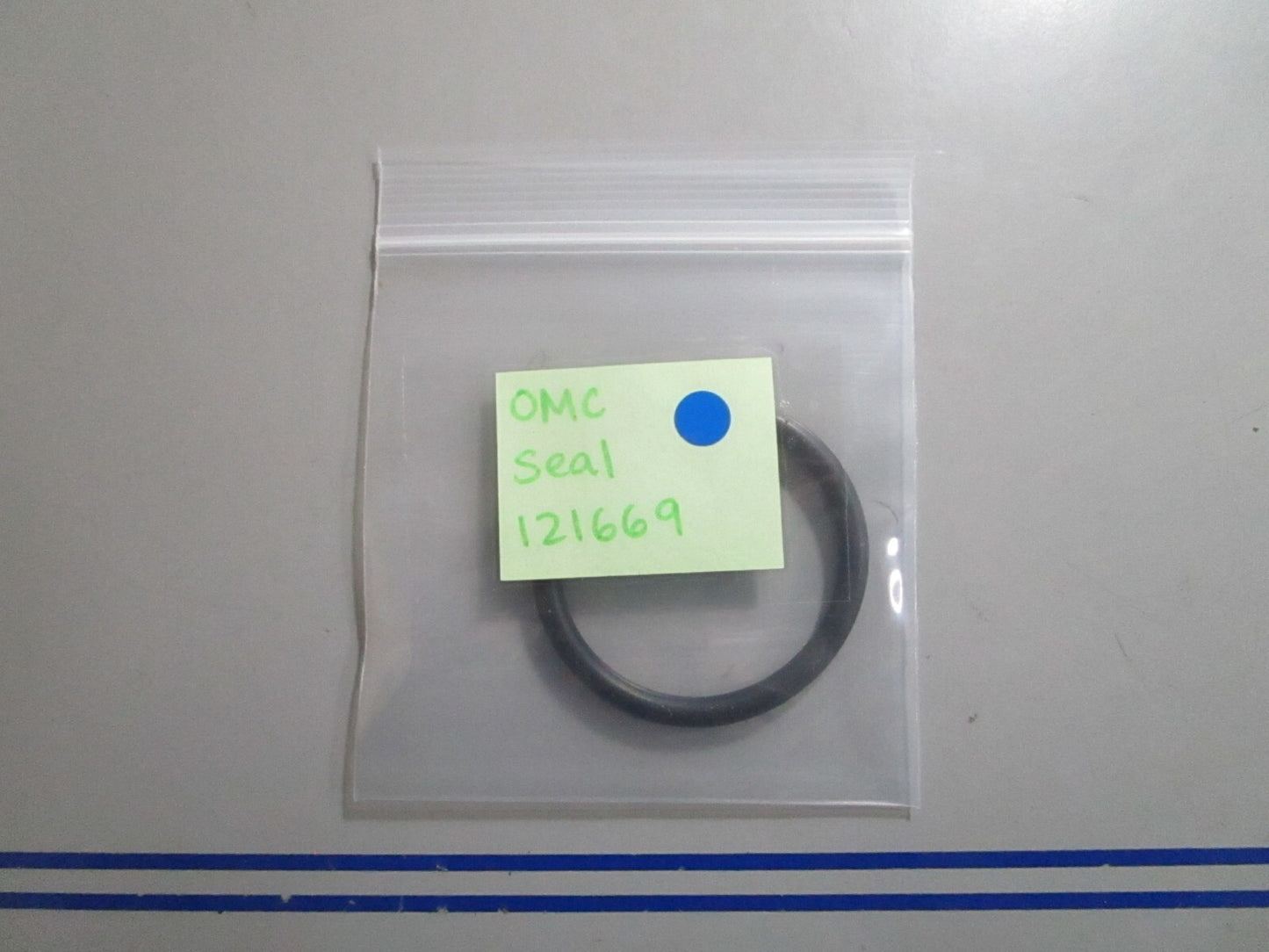 *NEW OEM* 0810 OMC Johnson Evinrude Seal 121669 0121669