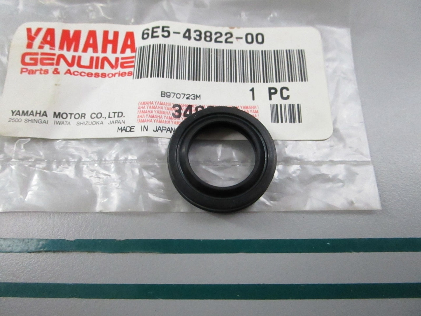 NEW OEM 6E5-43822-00-00 Yamaha Seal 0810