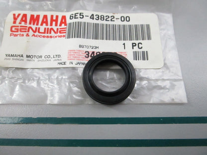 NEW OEM 6E5-43822-00-00 Yamaha Seal 0810