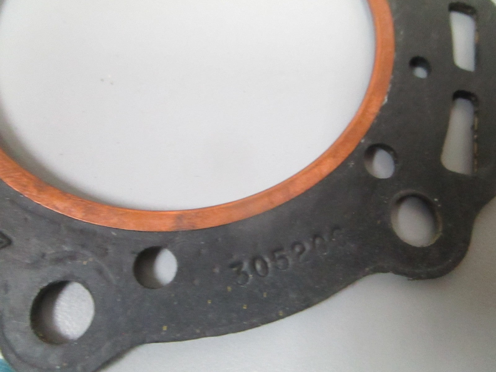 NEW OEM (LOT OF 2) 305206 0305206 OMC Johnson Evinrude Gasket 0810