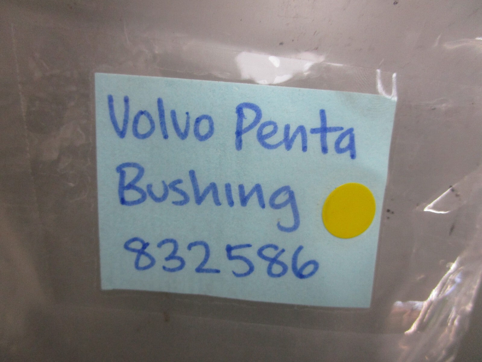 *NEW OEM* 0810 Volvo Penta Bushing 832586
