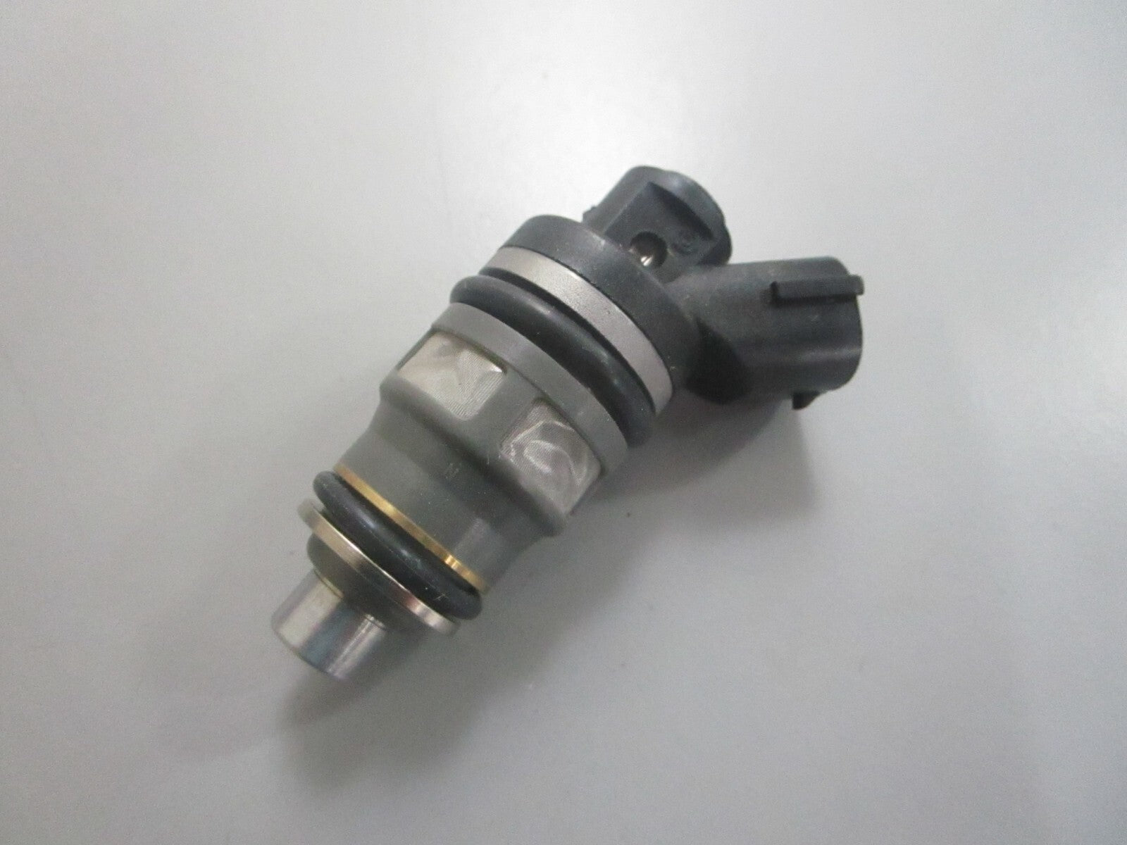 *NEW OEM* 0820 Suzuki Fuel Injector 15710-94900
