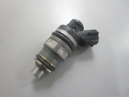 *NEW OEM* 0820 Suzuki Fuel Injector 15710-94900