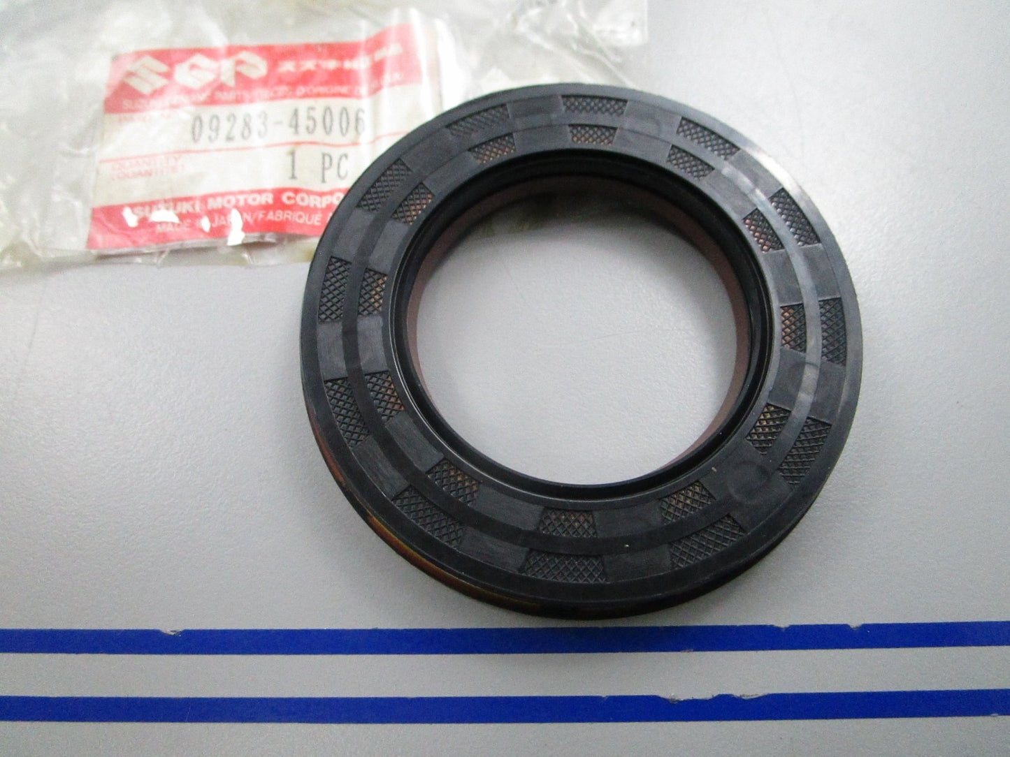 NEW OEM Suzuki 09283-45006 Oil Seal 0810