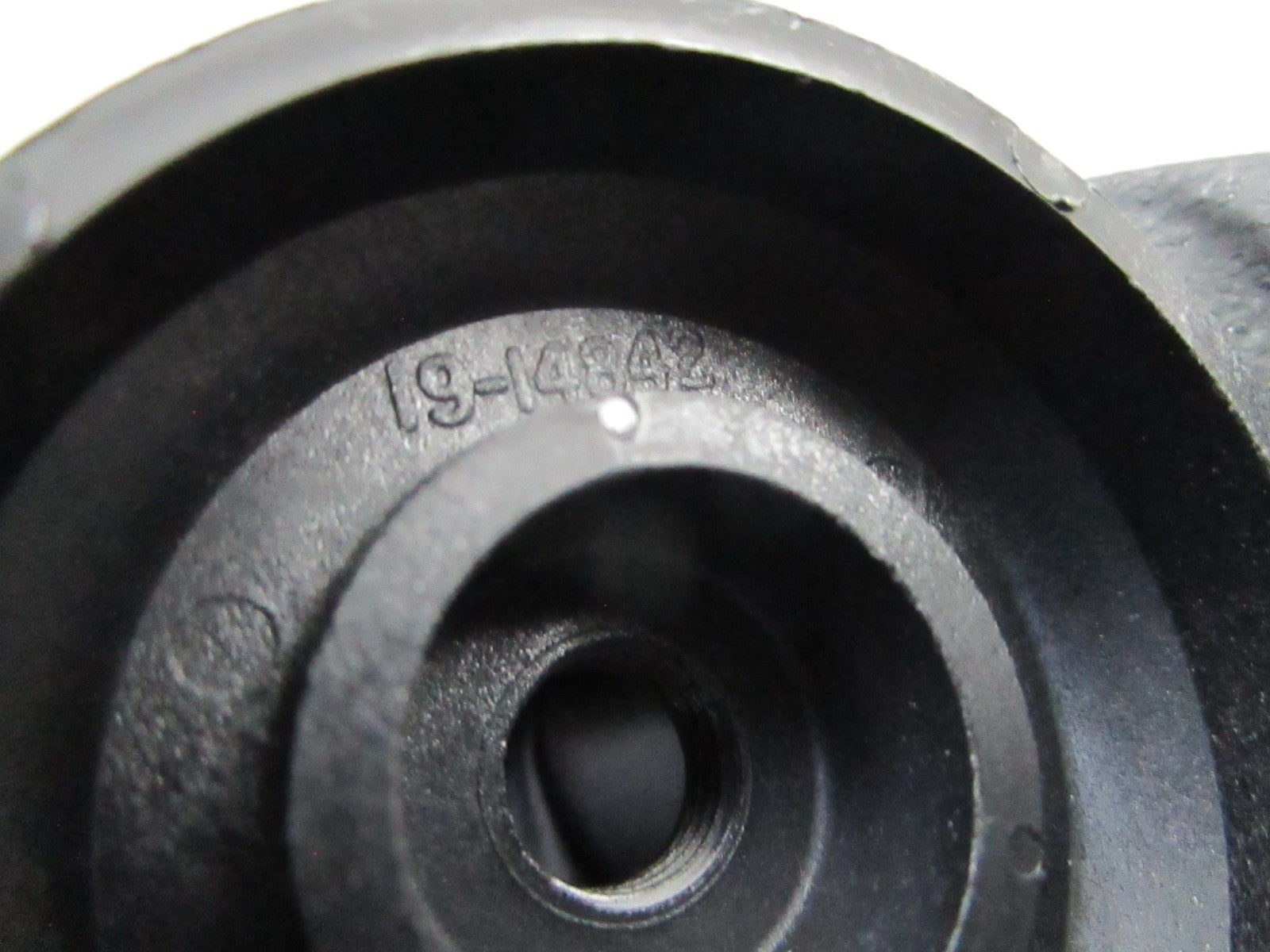*NEW OEM* (LOT OF 4) 0810 Mercury Quicksilver Cap 19-14842