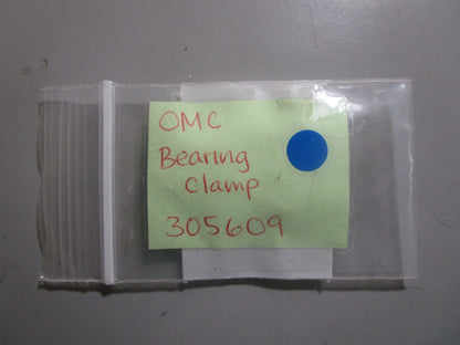 *NEW OEM* (LOT OF 2) 0810 OMC Johnson Evinrude Bearing Clamp 305609 0305609