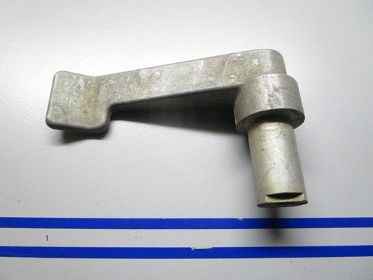 *NEW OEM* 0810 OMC Johnson Evinrude Latch Handle 312184 0312184
