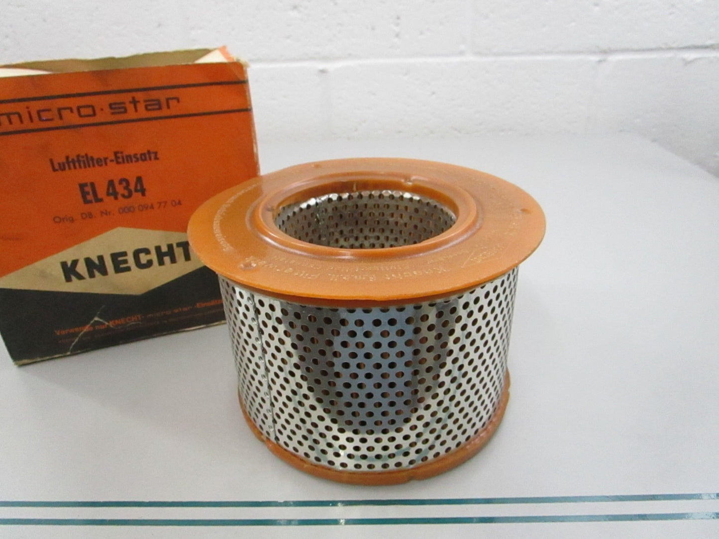 NEW OEM 000947704 EL434 Mercedes-Benz Knecht Air Filter 0810