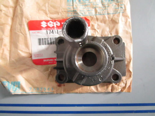 NEW OEM 17411-98504 Suzuki Water Pump Case 0820
