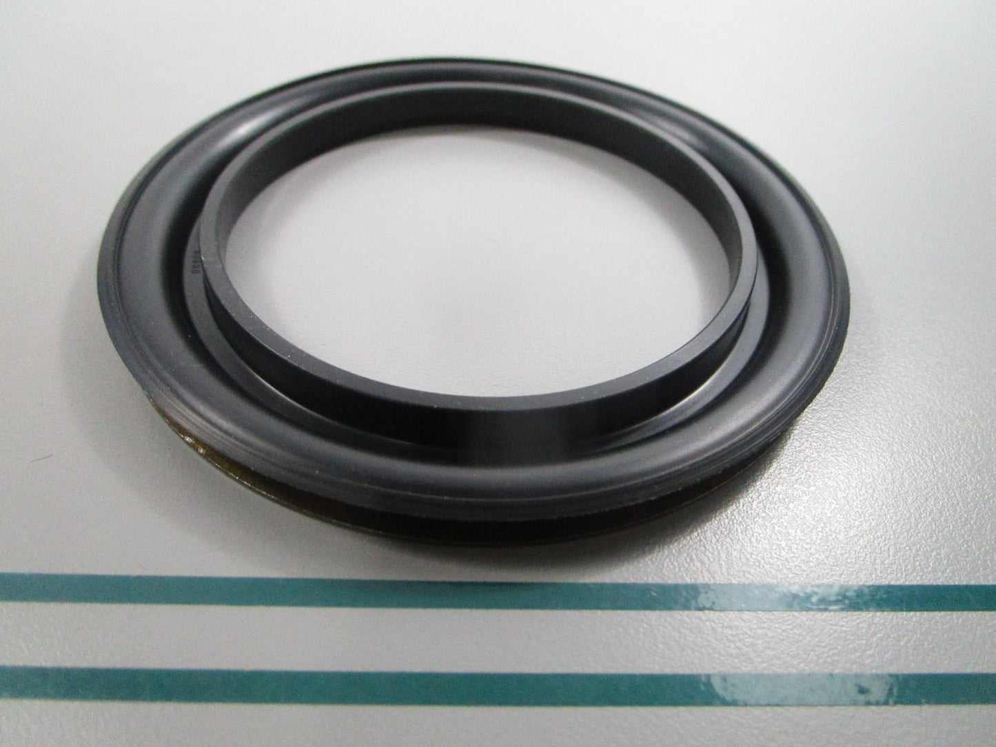 NEW OEM 40227-FK000 UniCarriers Oil Seal 0810