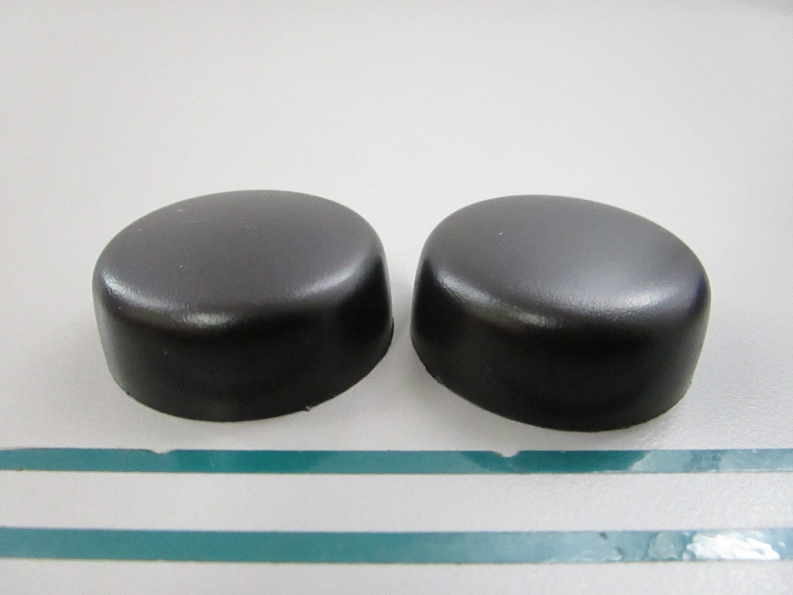 NEW OEM (LOT OF 2) 3857522 Volvo Penta Cap 0810